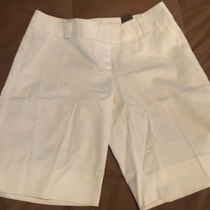 NWT The Limited Drew fit white 🤍⚪️ dress shorts. Size 2.